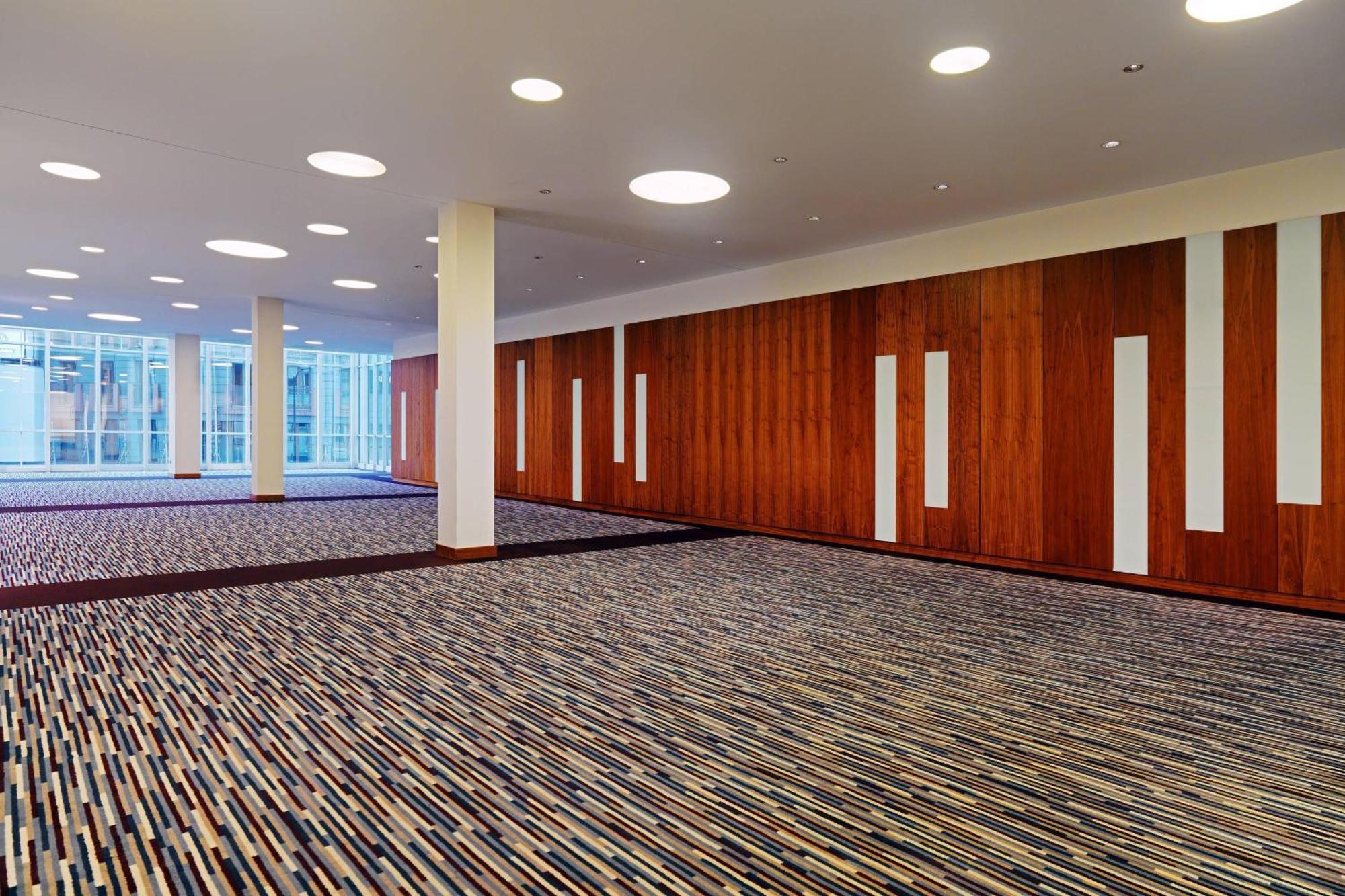 Sheraton Sopot Hotel Bagian luar foto The interior of the main hall