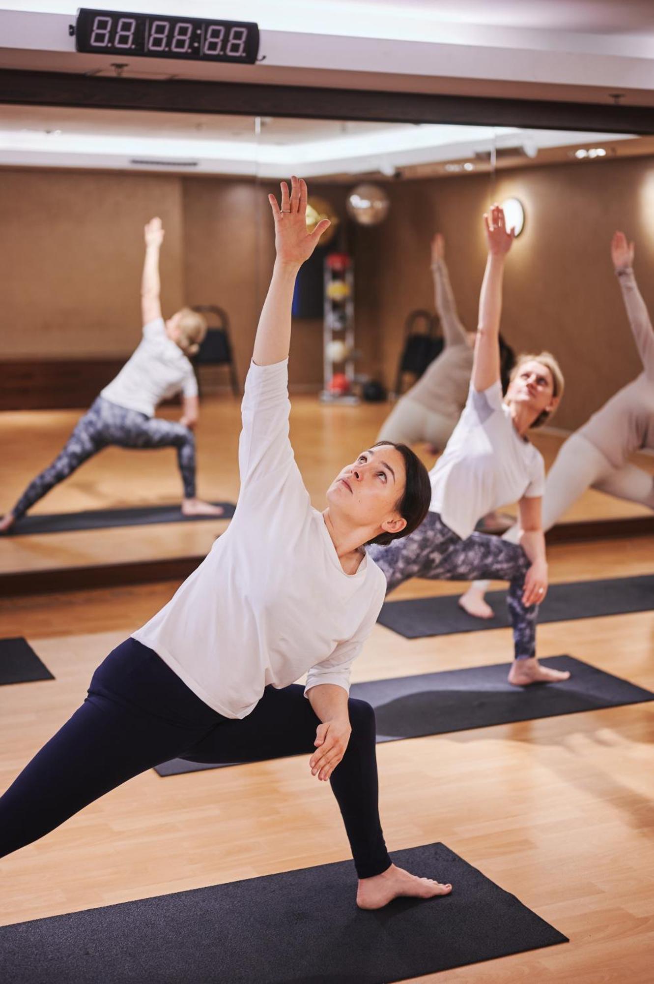 Sheraton Sopot Hotel Bagian luar foto A yoga class